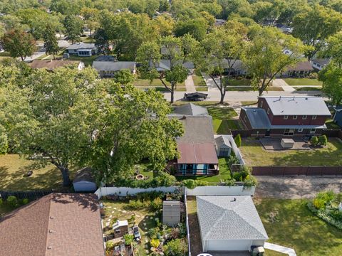 Tiny photo for 926 Wilshire Avenue, Elk Grove Village, IL 60007 (MLS # 12506108)