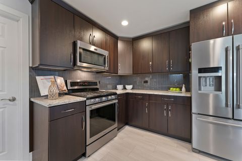 Tiny photo for 926 Wilshire Avenue, Elk Grove Village, IL 60007 (MLS # 12506108)