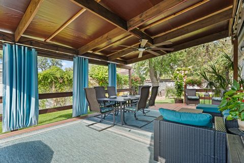 Tiny photo for 926 Wilshire Avenue, Elk Grove Village, IL 60007 (MLS # 12506108)