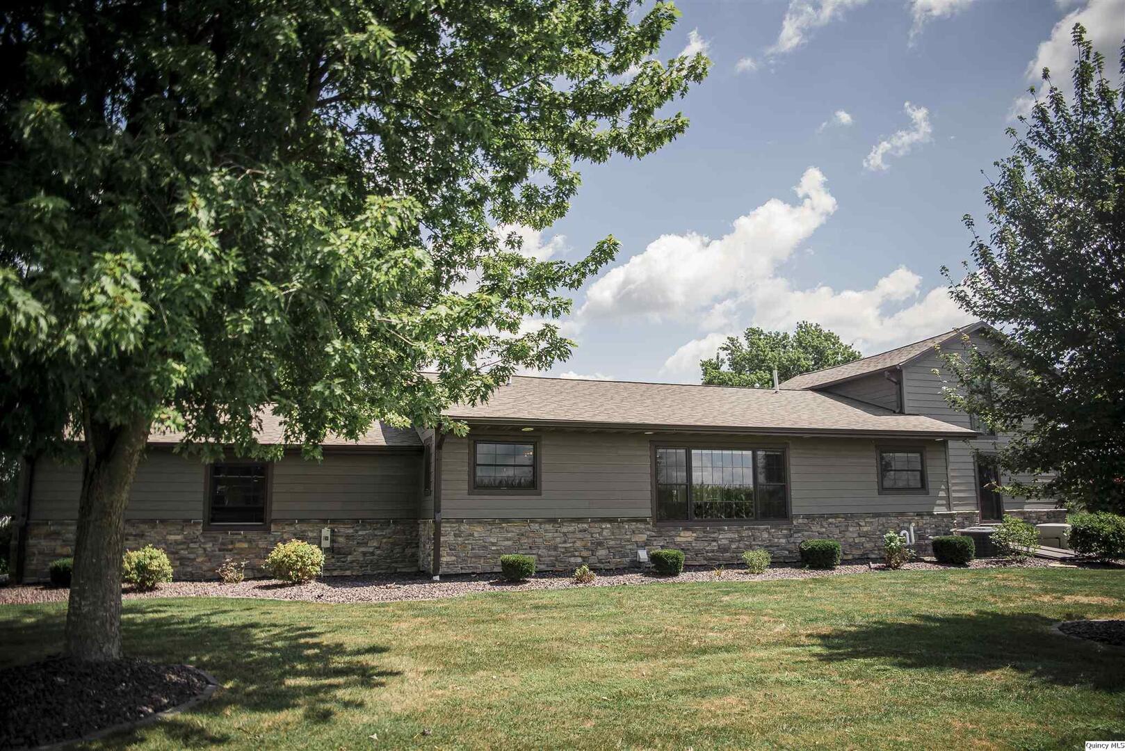 1737 N 2250th Place