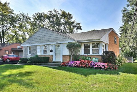 Tiny photo for 396 E Park Avenue, Elmhurst, IL 60126 (MLS # 12475300)