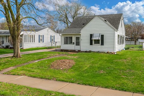 Tiny photo for 2202 46th Street, Moline, IL 61265 (MLS # 12607135)