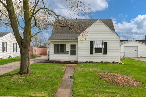 Photo of 2202 46th Street, Moline, IL 61265 (MLS # 12607135)