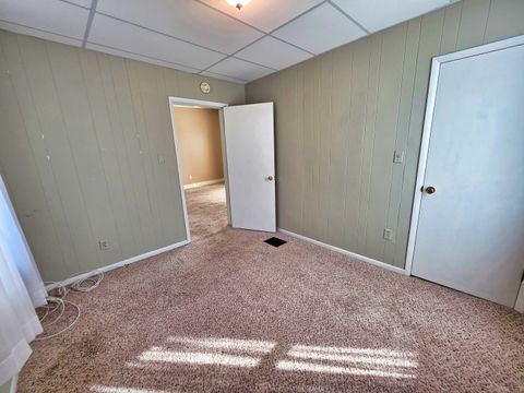 Tiny photo for 542 Vincennes Avenue, Flora, IL 62839 (MLS # 12600111)