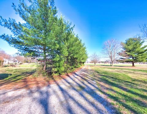 Tiny photo for 542 Vincennes Avenue, Flora, IL 62839 (MLS # 12600111)