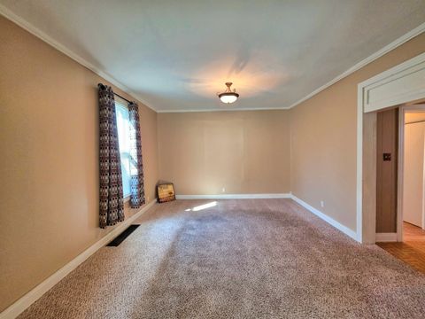 Tiny photo for 542 Vincennes Avenue, Flora, IL 62839 (MLS # 12600111)