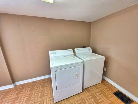 Tiny photo for 542 Vincennes Avenue, Flora, IL 62839 (MLS # 12600111)