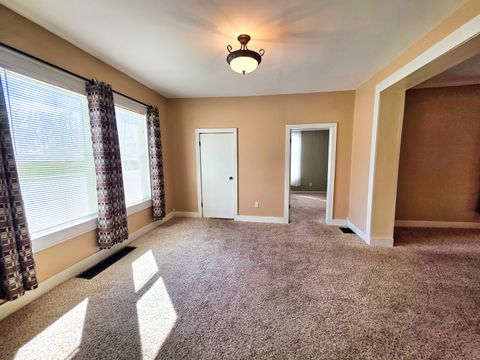 Tiny photo for 542 Vincennes Avenue, Flora, IL 62839 (MLS # 12600111)