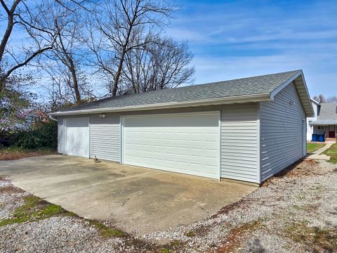 Tiny photo for 542 Vincennes Avenue, Flora, IL 62839 (MLS # 12600111)