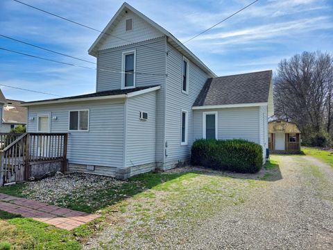 Tiny photo for 542 Vincennes Avenue, Flora, IL 62839 (MLS # 12600111)