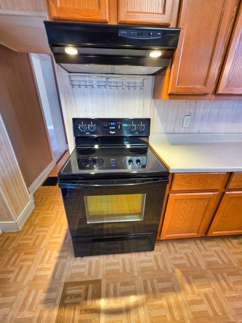 Tiny photo for 542 Vincennes Avenue, Flora, IL 62839 (MLS # 12600111)