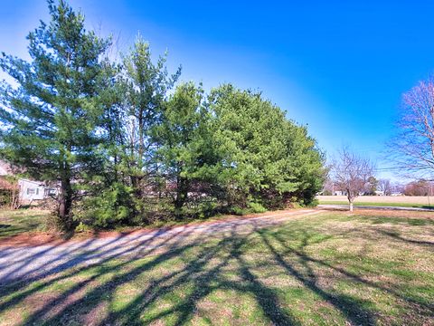 Tiny photo for 542 Vincennes Avenue, Flora, IL 62839 (MLS # 12600111)