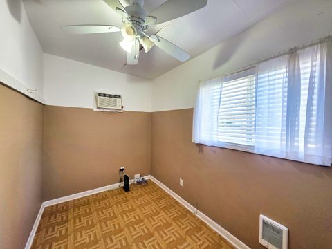 Tiny photo for 542 Vincennes Avenue, Flora, IL 62839 (MLS # 12600111)