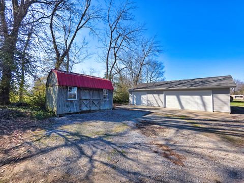 Tiny photo for 542 Vincennes Avenue, Flora, IL 62839 (MLS # 12600111)