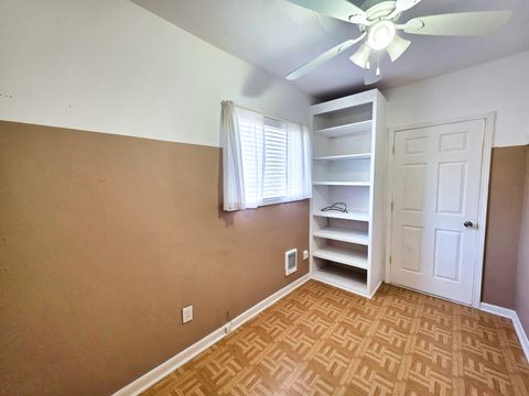 Tiny photo for 542 Vincennes Avenue, Flora, IL 62839 (MLS # 12600111)