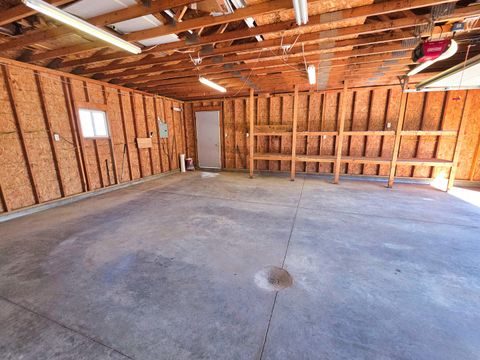 Tiny photo for 542 Vincennes Avenue, Flora, IL 62839 (MLS # 12600111)