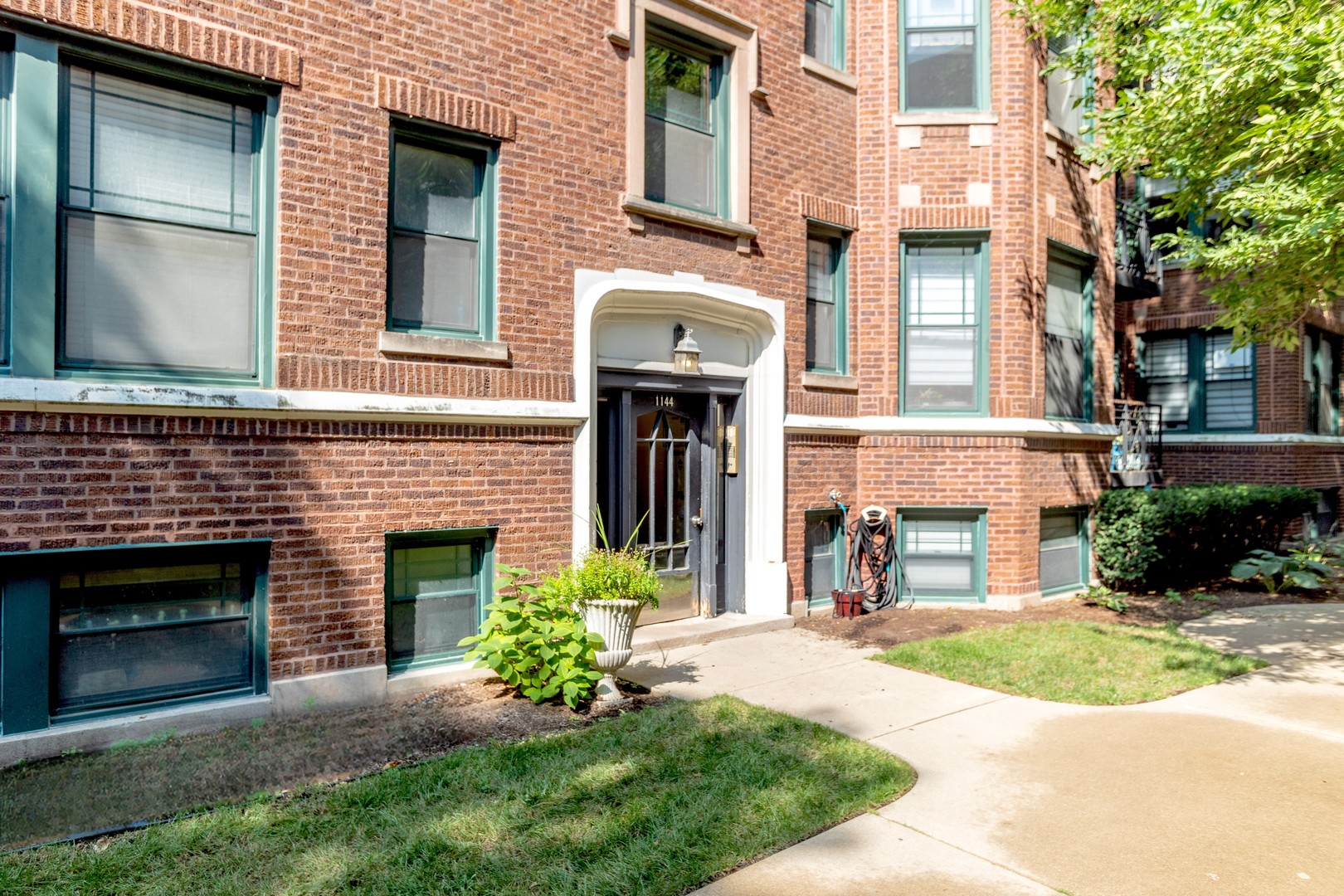1144 W Pratt Boulevard GS