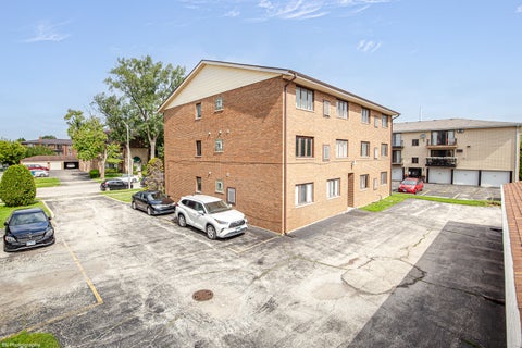 Tiny photo for 10333 Mayfield Avenue #2N, Oak Lawn, IL 60453 (MLS # 12691330)