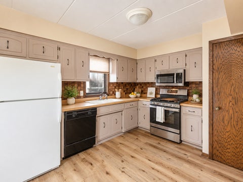 Tiny photo for 10333 Mayfield Avenue #2N, Oak Lawn, IL 60453 (MLS # 12691330)