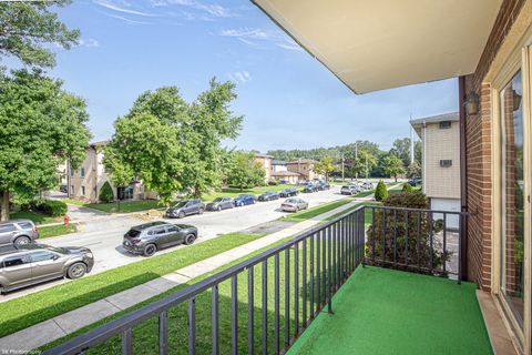 Tiny photo for 10333 Mayfield Avenue #2N, Oak Lawn, IL 60453 (MLS # 12691330)