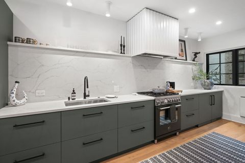 Tiny photo for 50 W Schiller Street #2G, Chicago, IL 60610 (MLS # 12464248)