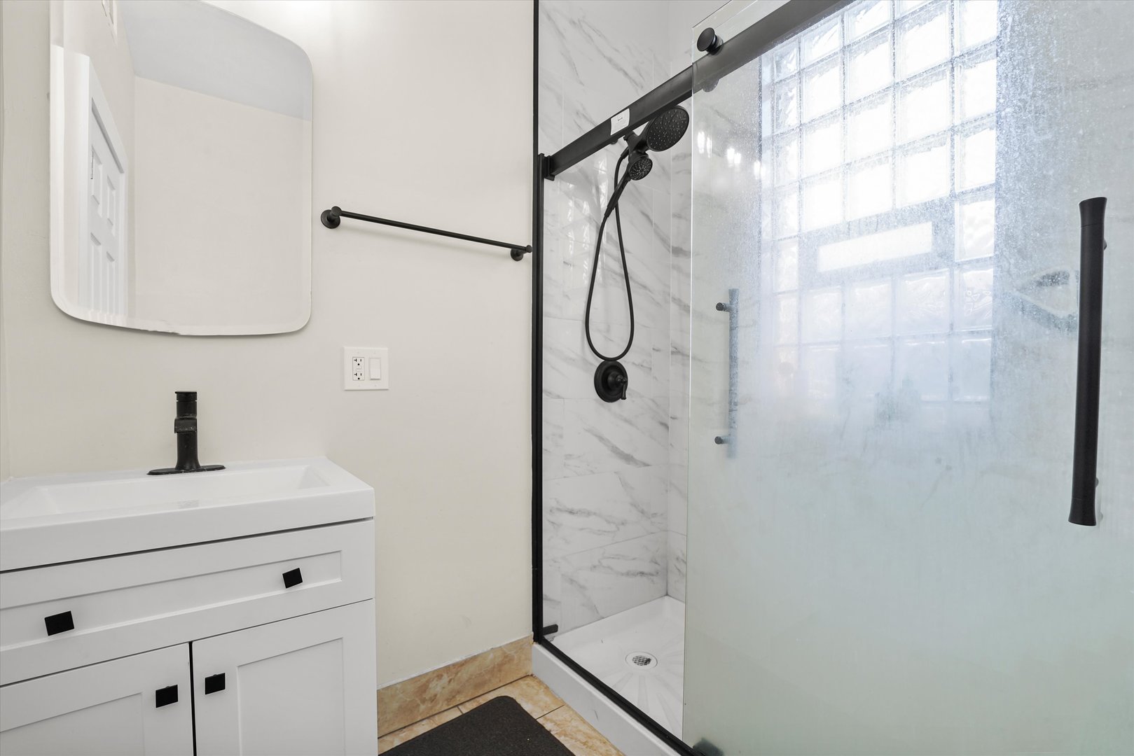 4952 W Augusta Boulevard