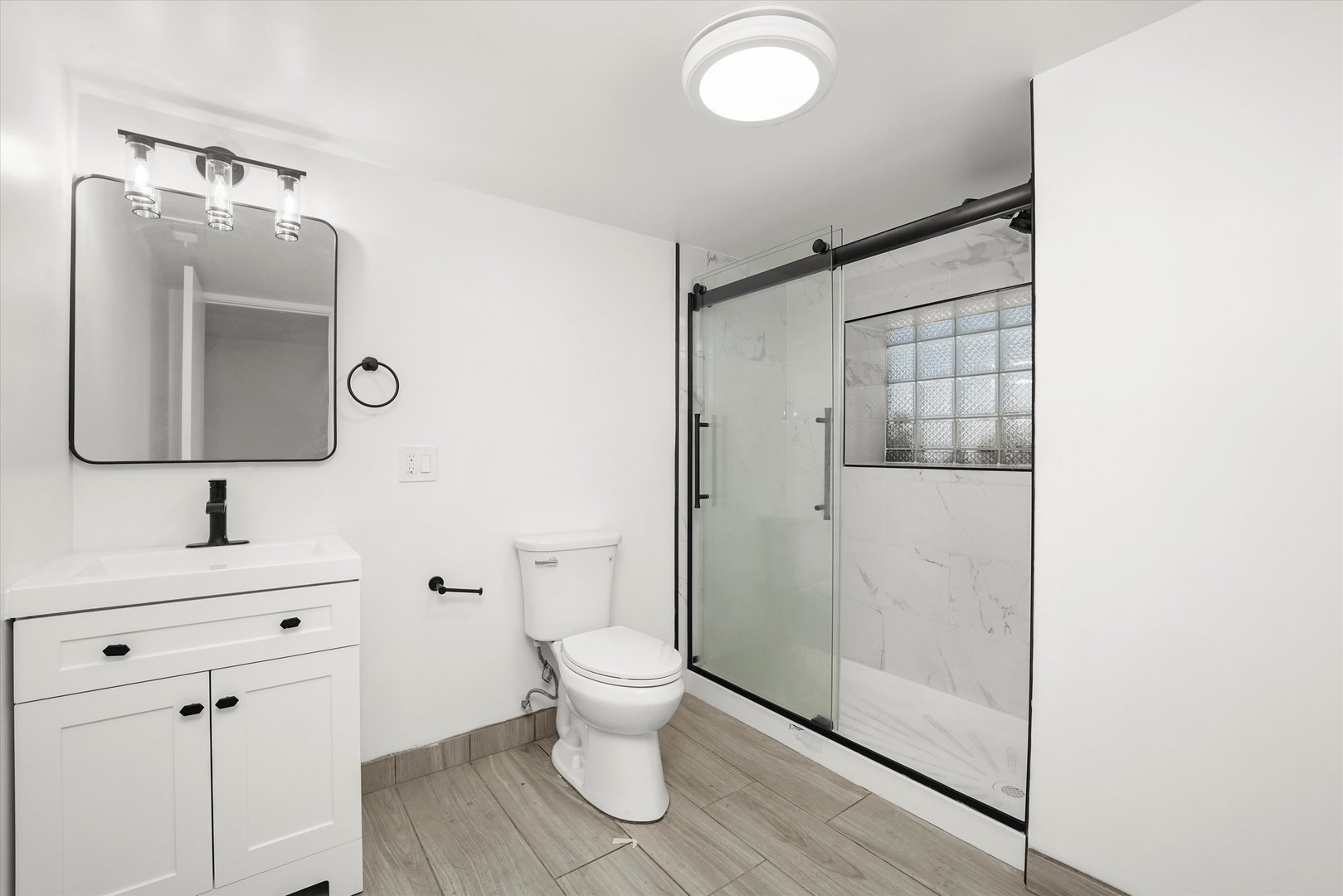 4952 W Augusta Boulevard