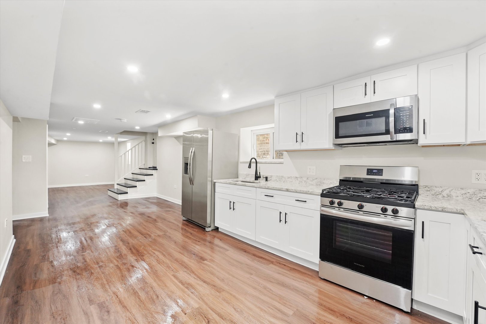 4952 W Augusta Boulevard