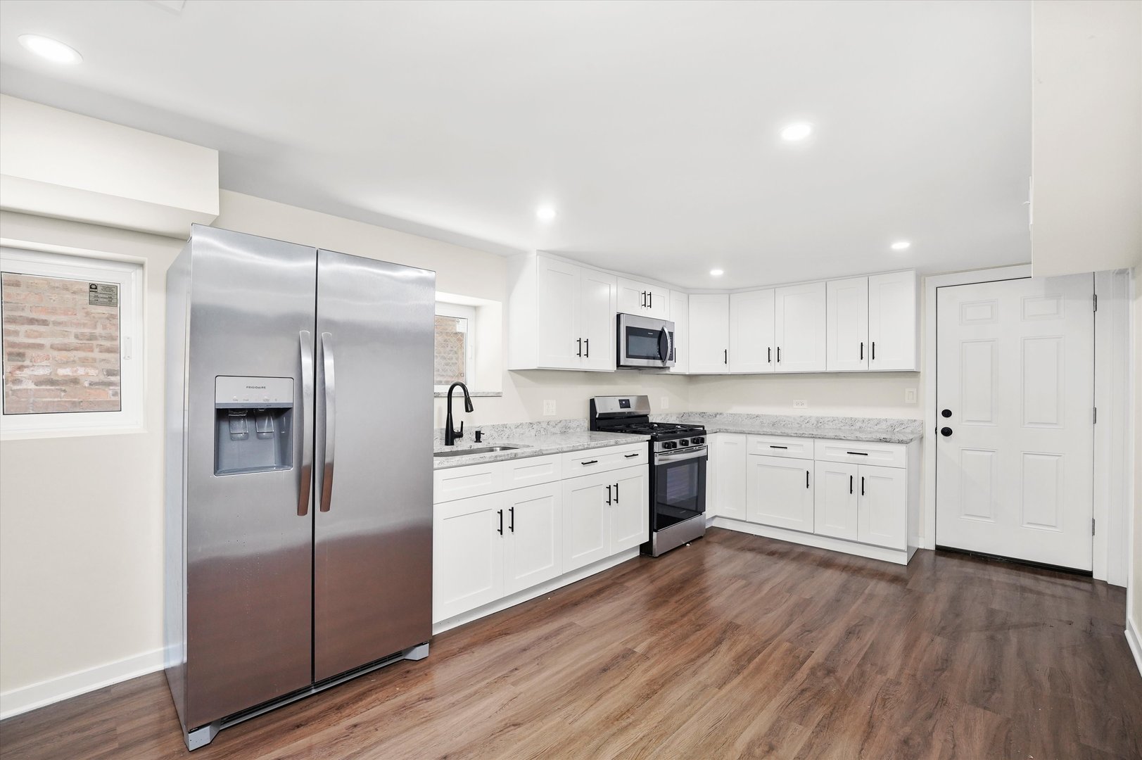 4952 W Augusta Boulevard