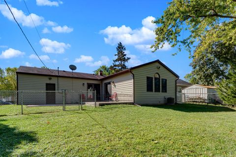 Tiny photo for 98 Glendale Road, Buffalo Grove, IL 60089 (MLS # 12491003)