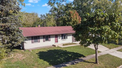 Photo of 98 Glendale Road, Buffalo Grove, IL 60089 (MLS # 12491003)