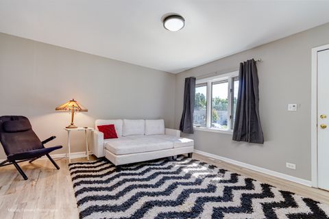 Tiny photo for 98 Glendale Road, Buffalo Grove, IL 60089 (MLS # 12491003)