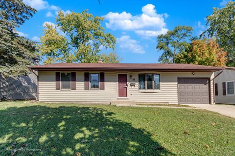 Tiny photo for 98 Glendale Road, Buffalo Grove, IL 60089 (MLS # 12491003)