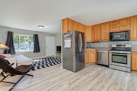 Tiny photo for 98 Glendale Road, Buffalo Grove, IL 60089 (MLS # 12491003)