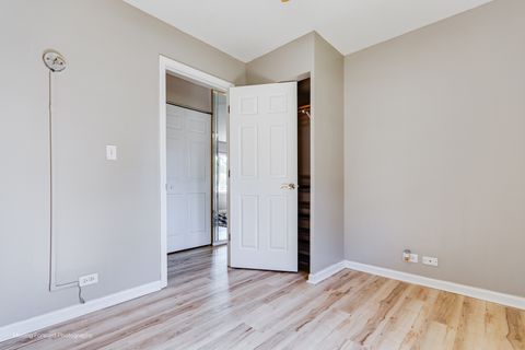 Tiny photo for 98 Glendale Road, Buffalo Grove, IL 60089 (MLS # 12491003)