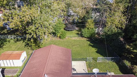 Tiny photo for 98 Glendale Road, Buffalo Grove, IL 60089 (MLS # 12491003)