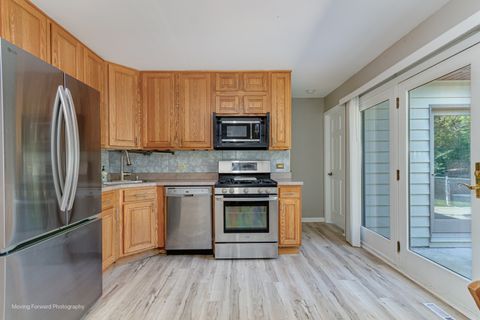 Tiny photo for 98 Glendale Road, Buffalo Grove, IL 60089 (MLS # 12491003)