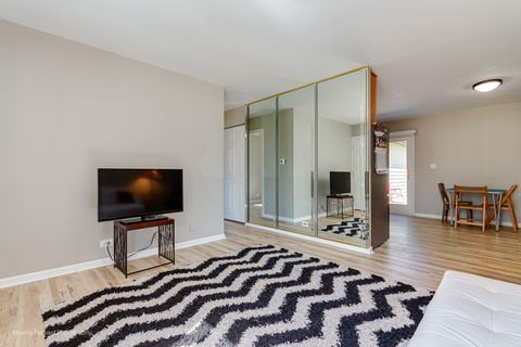 Tiny photo for 98 Glendale Road, Buffalo Grove, IL 60089 (MLS # 12491003)