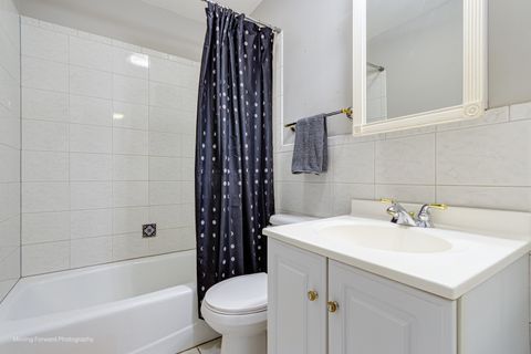 Tiny photo for 98 Glendale Road, Buffalo Grove, IL 60089 (MLS # 12491003)