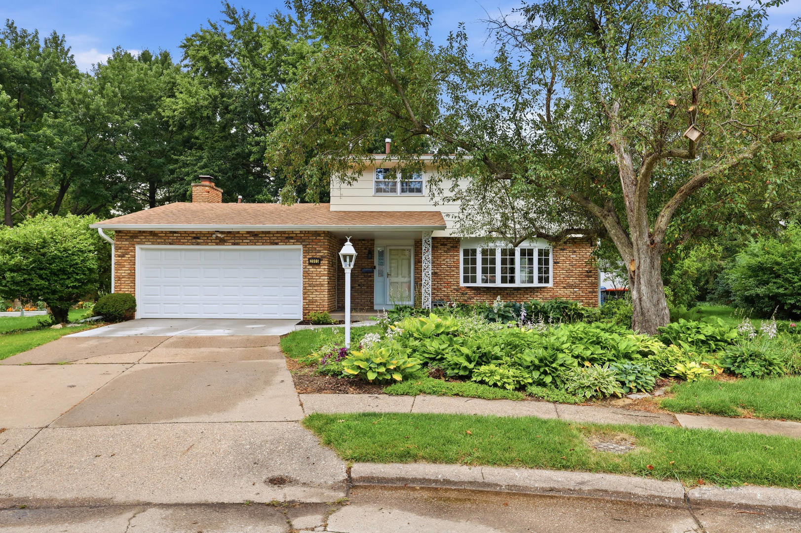 2903 Woodland Court