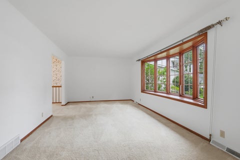 Tiny photo for 2903 Woodland Court, Davenport, IA 52803 (MLS # 12699335)
