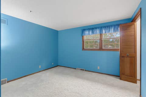 Tiny photo for 2903 Woodland Court, Davenport, IA 52803 (MLS # 12699335)