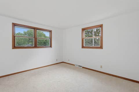 Tiny photo for 2903 Woodland Court, Davenport, IA 52803 (MLS # 12699335)