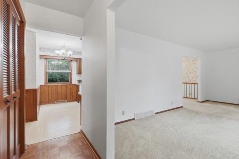 Tiny photo for 2903 Woodland Court, Davenport, IA 52803 (MLS # 12699335)