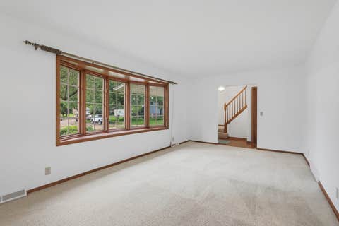 Tiny photo for 2903 Woodland Court, Davenport, IA 52803 (MLS # 12699335)