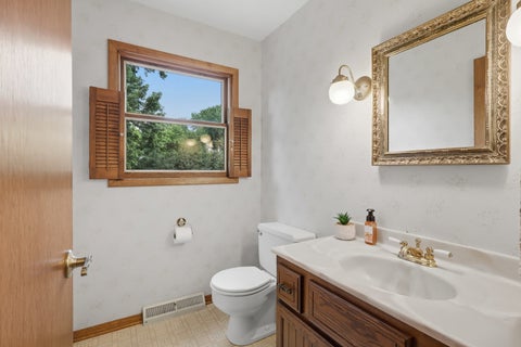 Tiny photo for 2903 Woodland Court, Davenport, IA 52803 (MLS # 12699335)