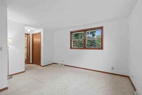 Tiny photo for 2903 Woodland Court, Davenport, IA 52803 (MLS # 12699335)