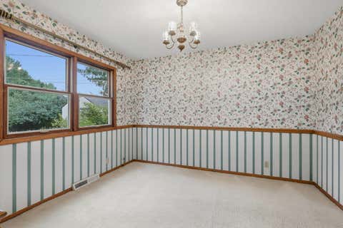 Tiny photo for 2903 Woodland Court, Davenport, IA 52803 (MLS # 12699335)