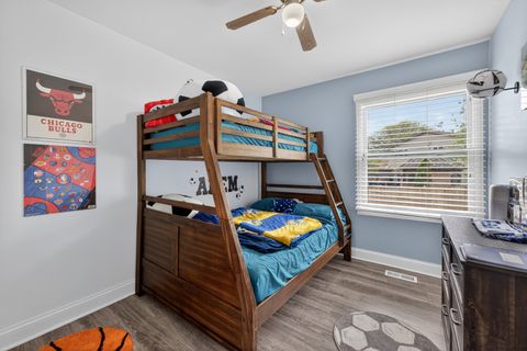 Tiny photo for 870 Pine Avenue W, Roselle, IL 60172 (MLS # 12635185)