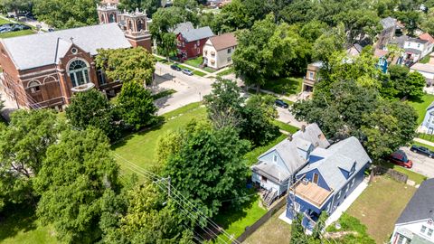 Tiny photo for 845 W 50th Place, Chicago, IL 60609 (MLS # 12513126)